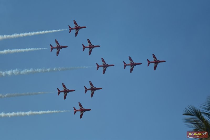 RAF "Red Arrows" Muscat 2017 gösterisinden fotoğraflar